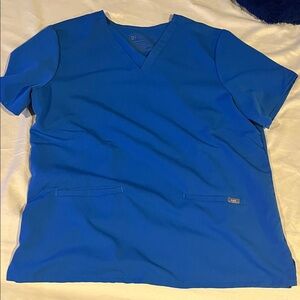 Figs Women's V-Neck Catarina one pocket Top - ROYAL BLUE